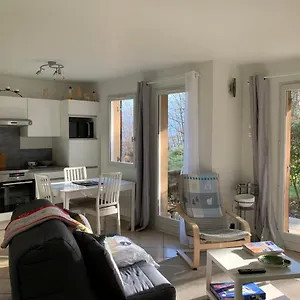 https://montbonnot-pretty-t2-on-garden-level-country-setting.hotels-rhonealpes.com